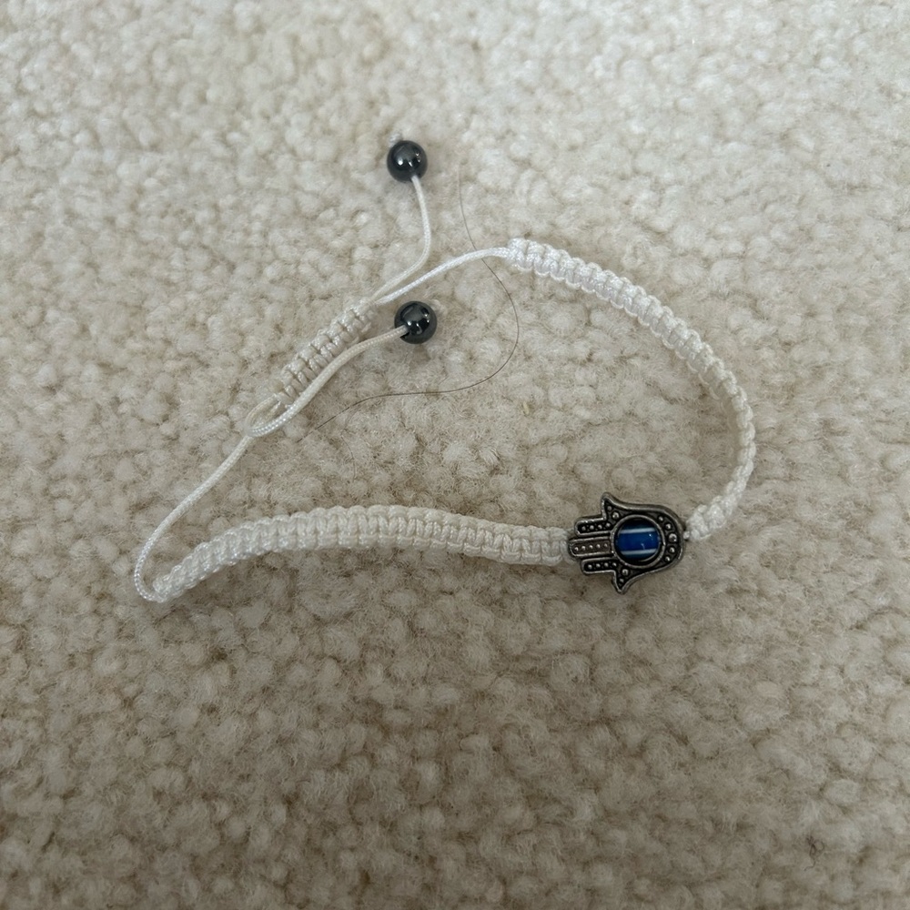 White rope adjustable bracelet